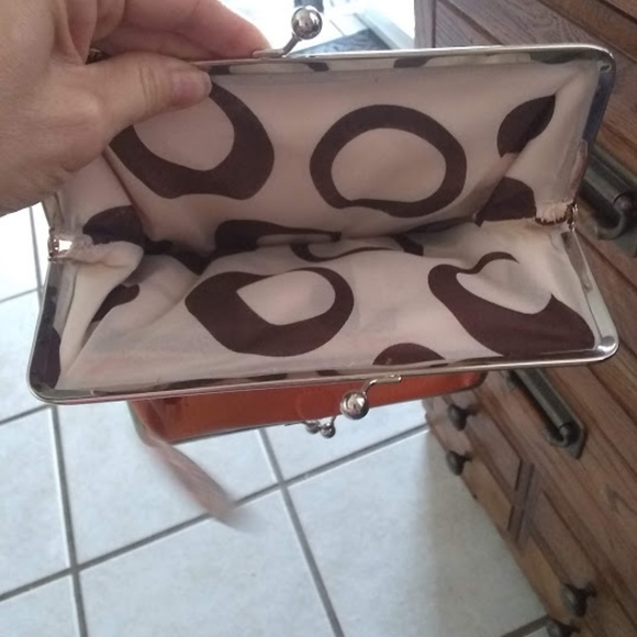 Clutch - Picture 6 of 8